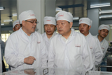 浙江省委書(shū)記夏寶龍一(yī)行(xíng)莅臨萬邦德集團調研考察